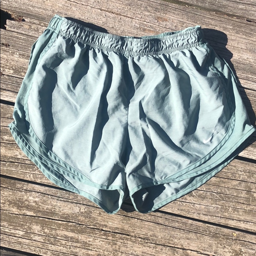 EUC NIKE Shorts